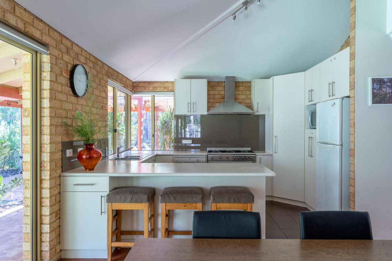 Mansfield Retreat - In Town - Margaret River Ngoại thất bức ảnh